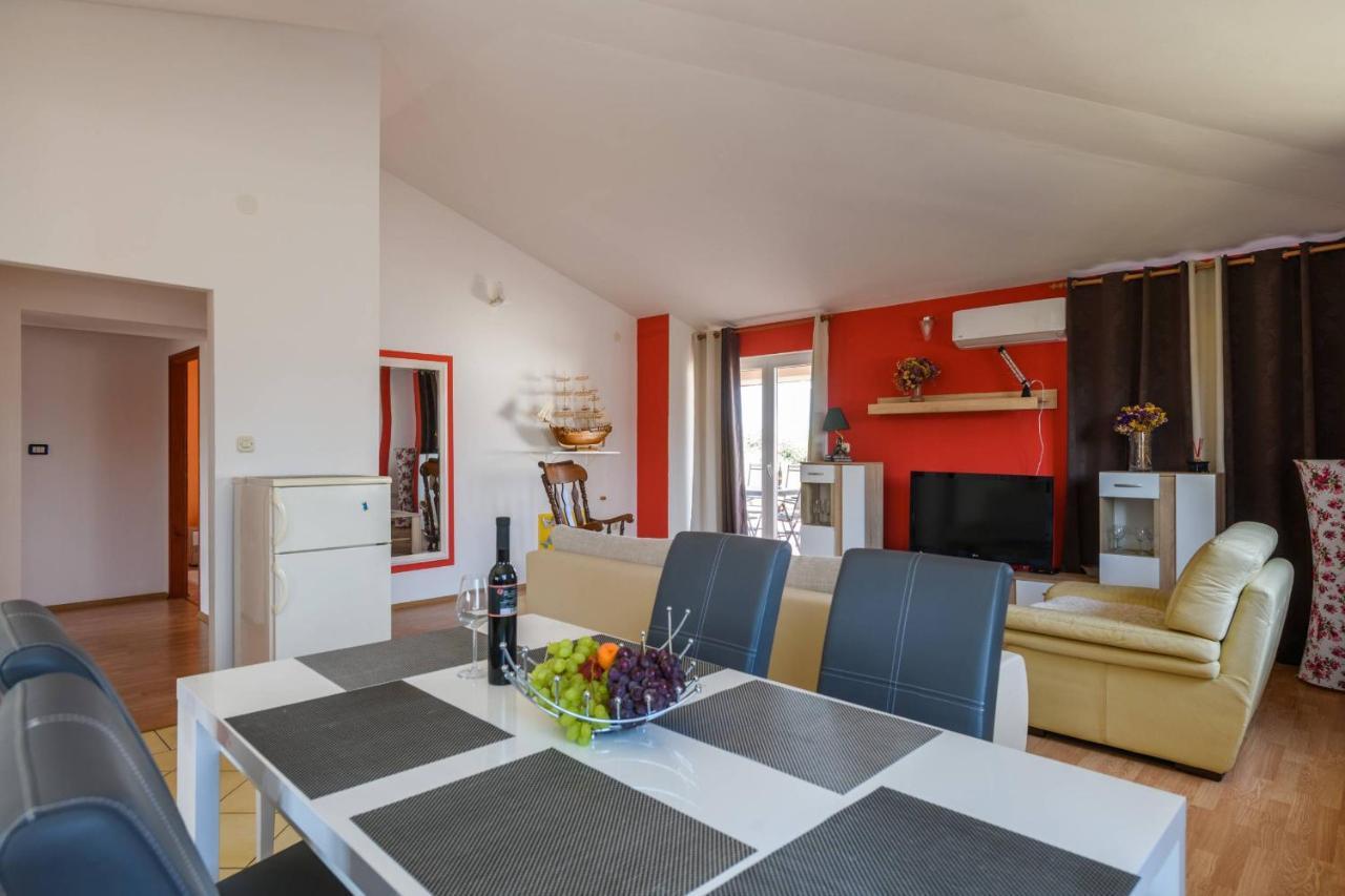 Ana Apartamento Ližnjan Exterior foto