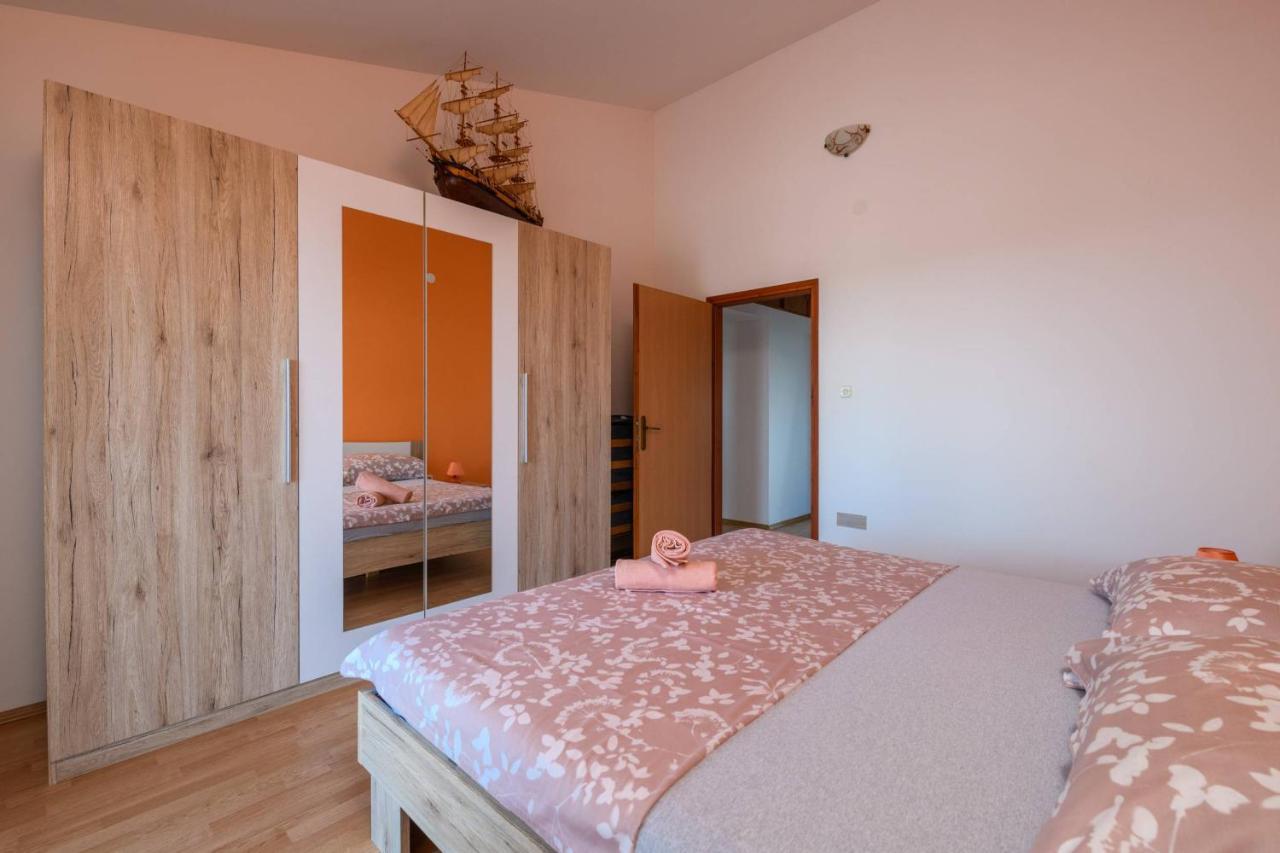 Ana Apartamento Ližnjan Exterior foto