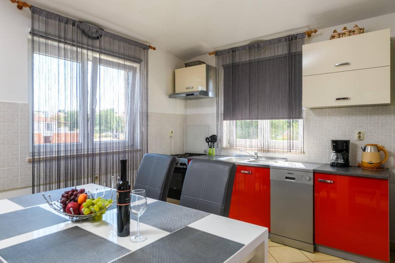 Ana Apartamento Ližnjan Exterior foto