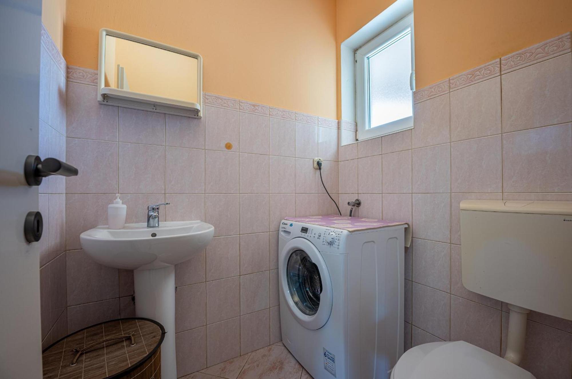 Ana Apartamento Ližnjan Exterior foto
